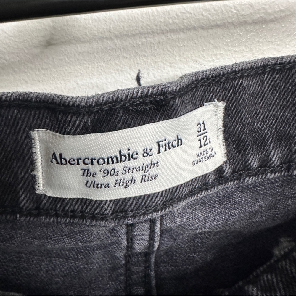 Abercrombie & Fitch The 90s Straight Ultra High Rise 30/12R Denim Jeans Vent Hem - Picture 13 of 14